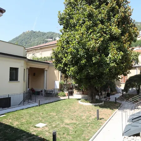 Magnolia Center Free Parking * Como