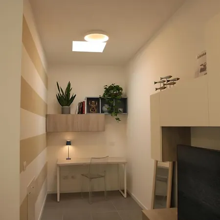 Magnolia Center Free Parking * 科莫